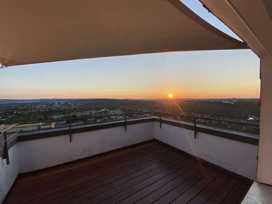 Möbiliertes WG-Zimmer in Penthouse-Wohnung mit Top-Aussicht