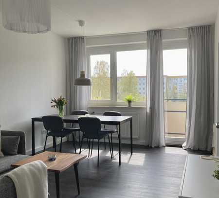 Helle 3-Zimmer-Wohnung, vollständig möbliert, Balkon, Stellplatz, Keller inkl., neu