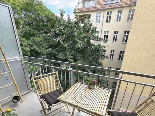 Fully furnished apartment in Prenzlauer berg with South facing balcony