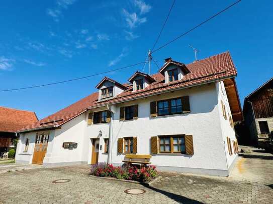 RUHIG - BESONDERS - GEMÜTLICH - 2-Zimmer Dachgeschosswohnung in Hohenfurch