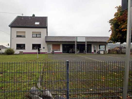 Mehrfamilienhaus & Laden & Lager & Garagen & Weitere Bauplatz mit viel Möglichkeiten