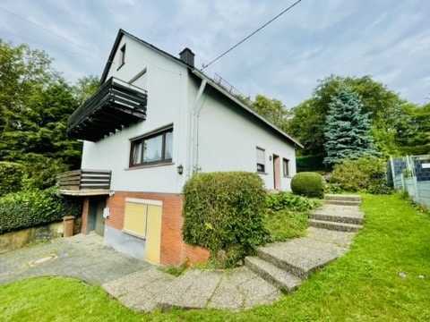 Einfamilienhaus mit viel Potenzial inkl. mit tollen Grundstück und wunderschönen Garten