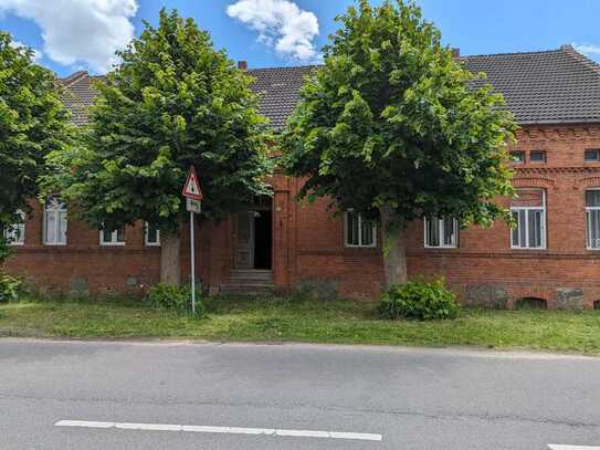 Zweifamilienhaus mit riesigem Grundstück in der Prignitz, nahe Berlin