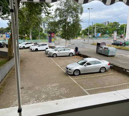 Moderne 3-Zimmer-Wohnung mit Rheinblick auf die Kranhäuser in Köln-Deutz