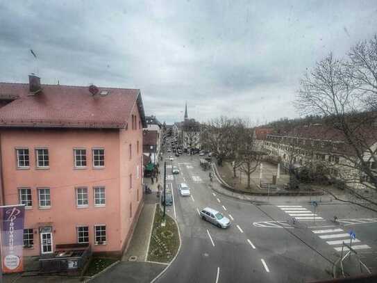 * Dachgeschoss zur Sanierung mit Blick über Gablenberg *