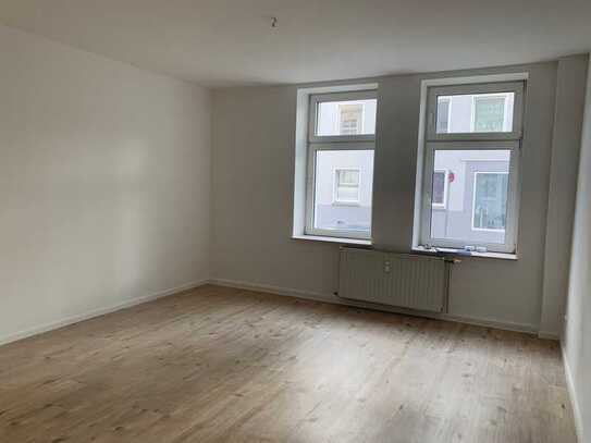 **Renovierte** 3-Zimmer Wohnung im Erdgeschoss - Einziehen und Wohlfühlen