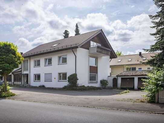 Sanierungsbedürftiges Dreifamilienwohnhaus in zentraler Lage von Amtzell mit viel Potential!