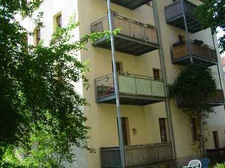 2-Raumwohnung mit Balkon in ruhigem Hinterhaus in bester Lage