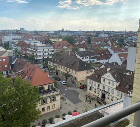 Über den Dächern von Ludwigsburg, Innenstadtlage, 4,5-Zimmer-Wohnung mit Süd- und Nordbalkon