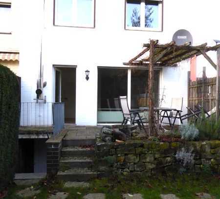 Reihenendhaus mit Garage und Gartenhaus 
in Groß-Buchholz