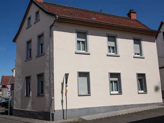 Saniertes Einfamilienhaus mit Einliegerwohnung im Ortskern von Wallertheim