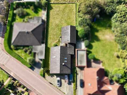 Einfamilienhaus mit Anbau und Garage