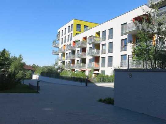 Geschmackvolle Wohnung mit zwei Zimmern sowie Balkon und EBK in Tübingen