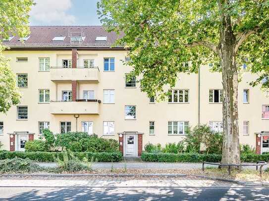 Renovierte 2-
Raum Wohnung mit Balkon & EBK in Wilhelmsruh