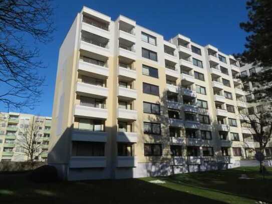 H.-Sahlkamp, helles 1-Zi.-Appartment mit EBK und Loggia.