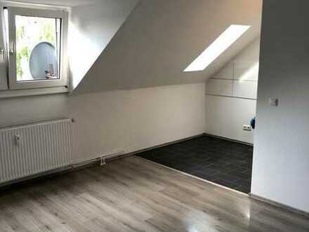 Dachgeschosswohnung mit 2,5 Zimmer in Kaßlerfeld