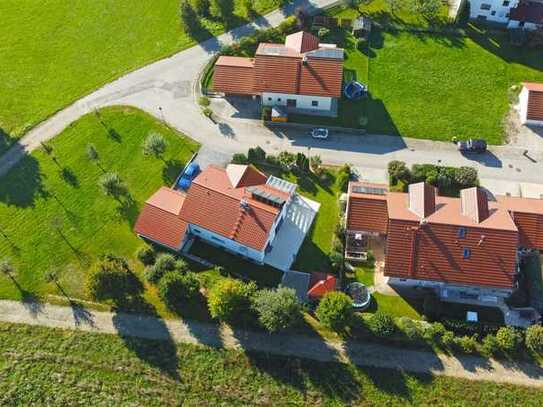 Wohnen im Einklang mit der Natur! Elegantes Landhaus mit umweltfreundlicher Energietechnik