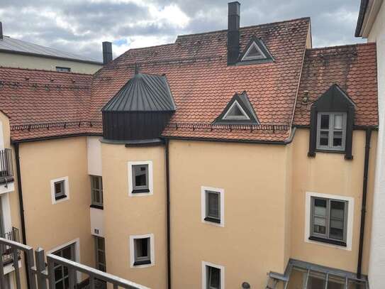 moderne große 2ZKB, komplett renoviert, mit Balkon, Innenstadt/Kreuztor