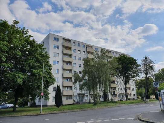 Moderne, großzügig geschnittene 2-Zimmer Wohnung mit Balkon in Köln-Porz