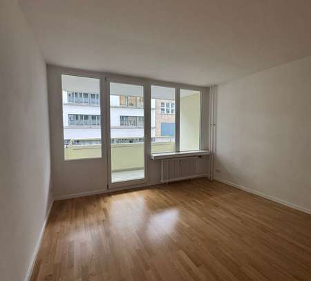 Exklusives Wohnen in der Friedrichstraße - Saniert, EBK, Aufzug, Balkon!