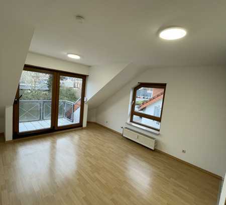 Freundliche 1-Zimmer-Wohnung mit Balkon und EBK in Nußloch