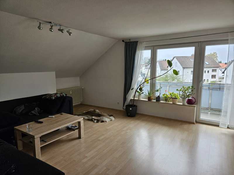                                                               Gem&uuml;tliche DG Wohnung mit Balkon                                                       in Kornburg (Nürnberg)