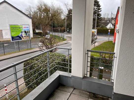 2-Raum-Wohnung mit Balkon, Stellplatz und Einbauküche in Siegburg Innenstadt