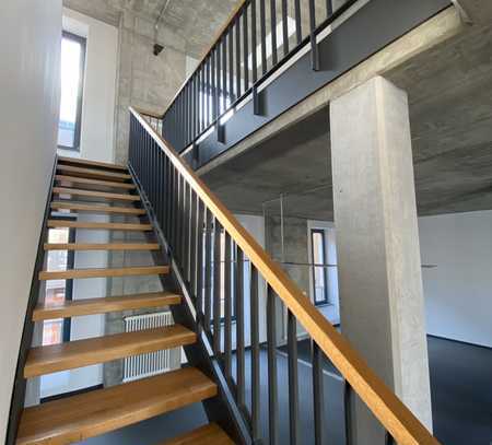 Helles Loft direkt am Wasser mit Blick auf die Oberbaumbrücke