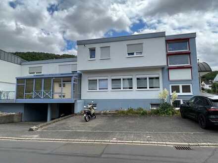 TOP-GELEGENHEI! Großzügige Eigentumswohnung in Idar-Oberstein-Weierbach zu verkaufen