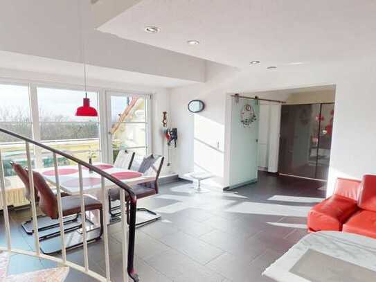 Helle und moderne Maisonette- Wohnung mit Garage und EBK in Solingen