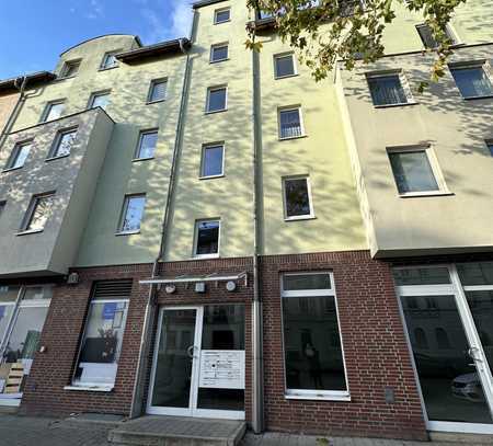 Hübsche 2 Zimmerwohnung sucht Mitbewohner.