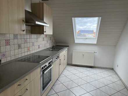 Lichtdurchflutete Maisonette-Wohnung mit Dachstudio