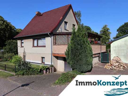 Wohnen für die gesamte Familie! Ca.231m² Wfl, 1480 m² Grdst., sep. Bungalow, 2 Terrassen & 2 Garagen