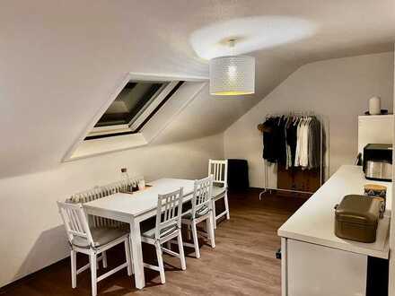 Gemütliche 3- Zimmer-Dachwohnung zu vermieten ! www.immo-kraemer.de