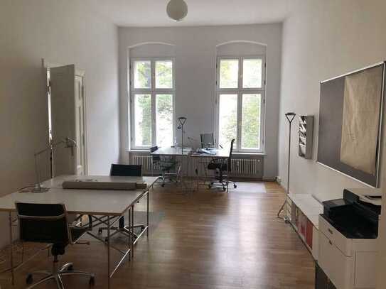 Büroraum in schönem Altbau in Mitte