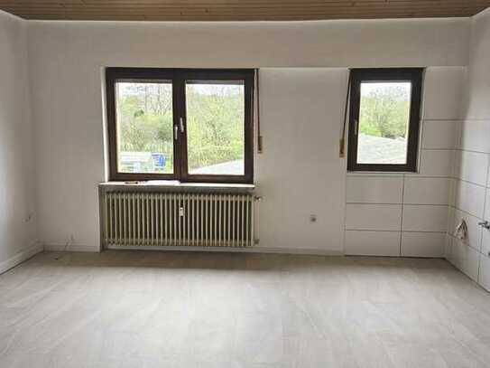 Renovierte 2-Zimmer-Wohnung mit Balkon in guter Lage