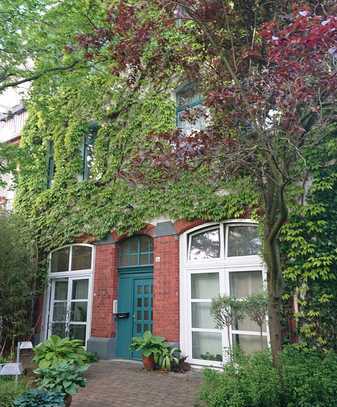 Großzügige 4-Zimmerwohnung / Loft in ruhigem Hinterhof