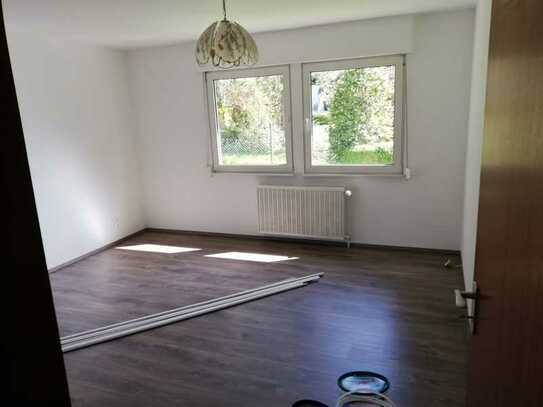 Attraktive 3-Zimmer-Wohnung mit Terrasse und EBK in Quisdorf