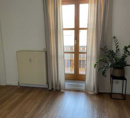 Sanierte 2,5-Zimmer-Wohnung mit Balkon und EBK im Süden von Ingolstadt