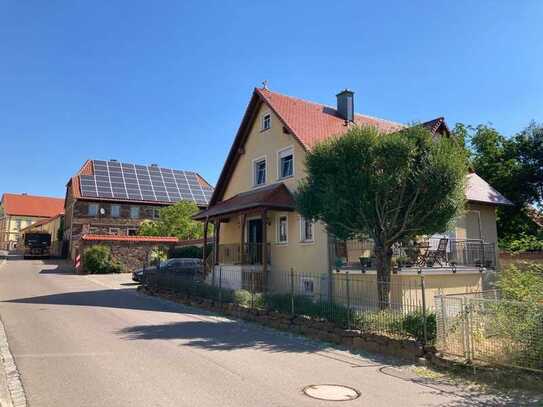 Gepflegtes Einfamilienhaus mit sechs Zimmern und Einbauküche in Euerfeld, Dettelbach