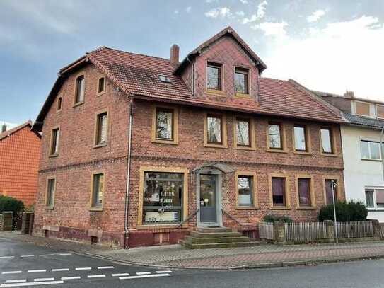 Mehrfamilienhaus mit Gewerbe in Dassel