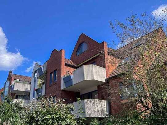 Vielfältige Möglichkeiten: Gestaltbare Maisonette mit 2 Balkonen, Personenaufzug und Stellplatz