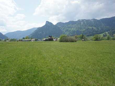 Das Besondere wagen! Großes landwirtschaftliches Grundstück in Ortsrandlage von Oberammergau