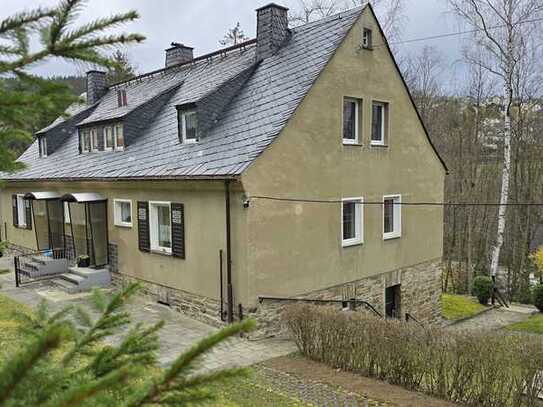 Schöne DHH am Waldrand mit tollem Grundstück!