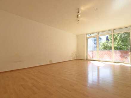 Lichte und zentral gelegene 3-Zimmer-Wohnung mit Südbalkon, Wintergarten und Lift