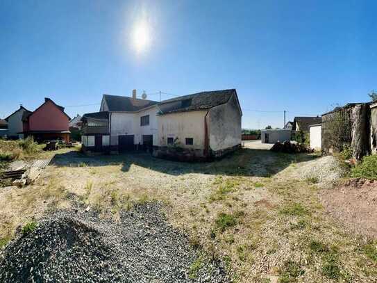 Bausendorf | Bauernhaus mit Scheune | Wohnbereich | separates Büro | ca. 1350 m² Grdst.