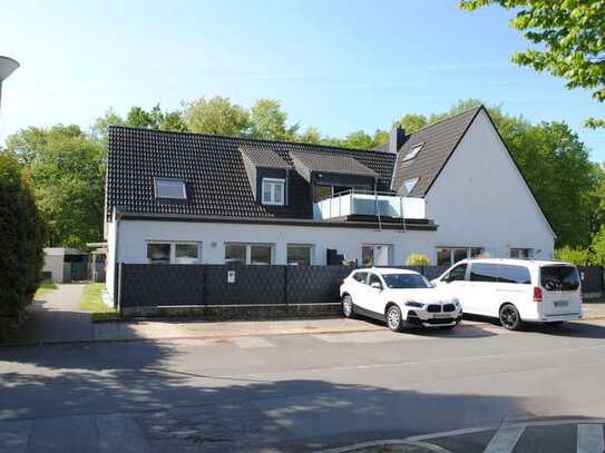 Schöne 4,5 Zimmer Haus mit große Sonnenterrasse in Krefeld-Elfrath