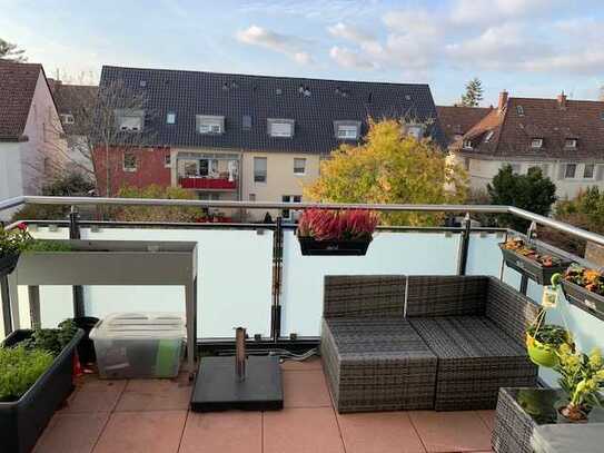 Moderne, lichtduchflutete 2 ZKB-Wohnung mit Balkon !!!