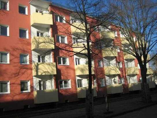 Ruhig gelegene Wohnung mit Balkon und Blick ins Grüne.