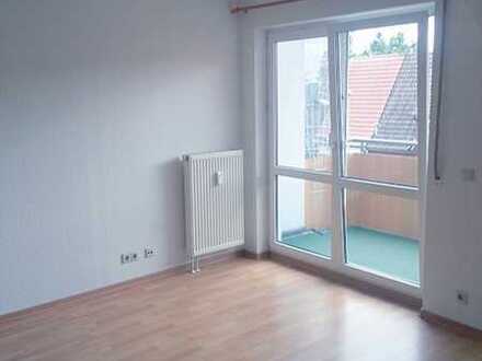 Schöne zentral gelegene helle, schwellenfreie Seniorenwohnung mit Sonnenbalkon